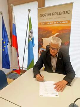 zupan-podpisal-zeleno-zavezo-slovenskega-turizma_10473496824