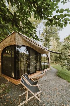 027_200813_Forest_glamping